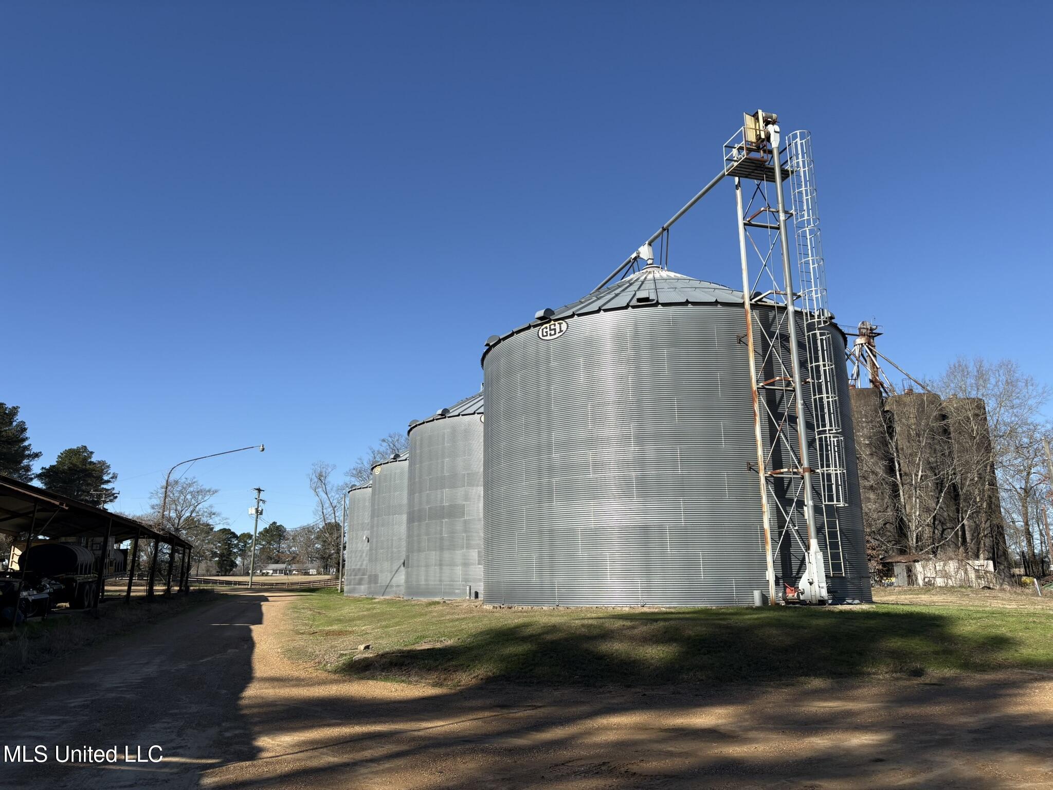 4325 Vaughan Road Vaughan, MS 39179 - Photo 2 of 6 Day Place Bins 2