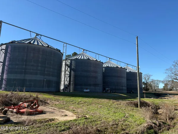 $500,000 | 4325 Vaughan Road, Vaughan, MS 39179