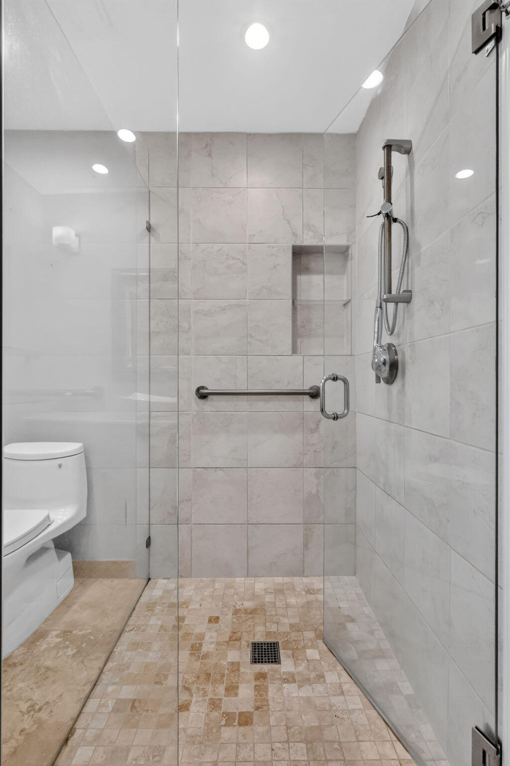 213 Rio Vista Circle Atlantis, FL 33462 - Photo 12 of 30 16-web-or-mls-_14A4781