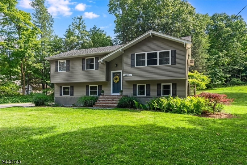 9 Wehrli Road Long Valley, NJ 07853 - Photo 2 of 40