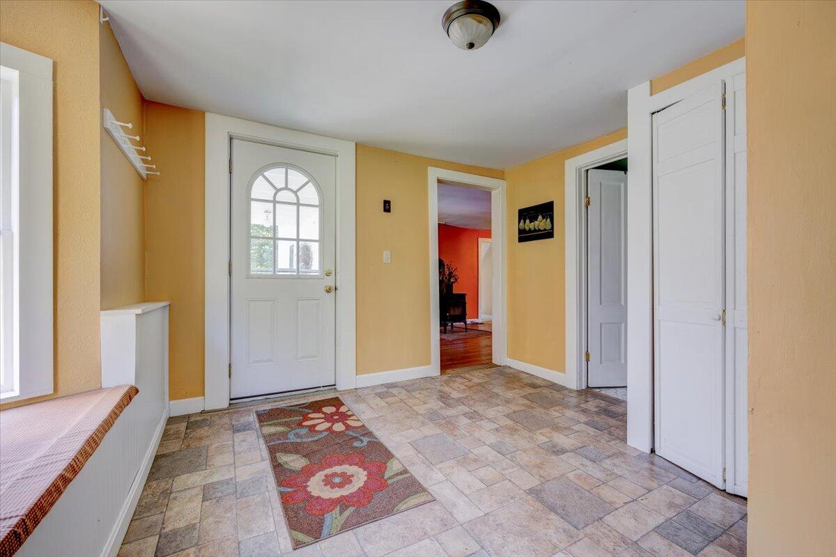 39 Pope Road Windham, ME 04062 - Photo 5 of 36 Entryway