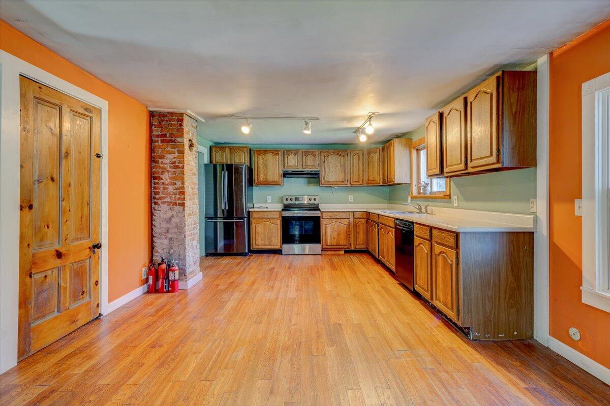 39 Pope Road Windham, ME 04062 - Photo 6 of 36 Kitchen