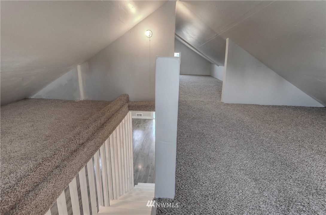 321 Wells Avenue North Renton, WA 98057 - Photo 12 of 18 Gallery Image 12