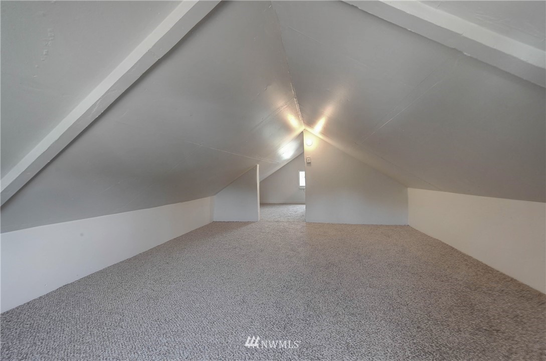 321 Wells Avenue North Renton, WA 98057 - Photo 13 of 18 Gallery Image 13