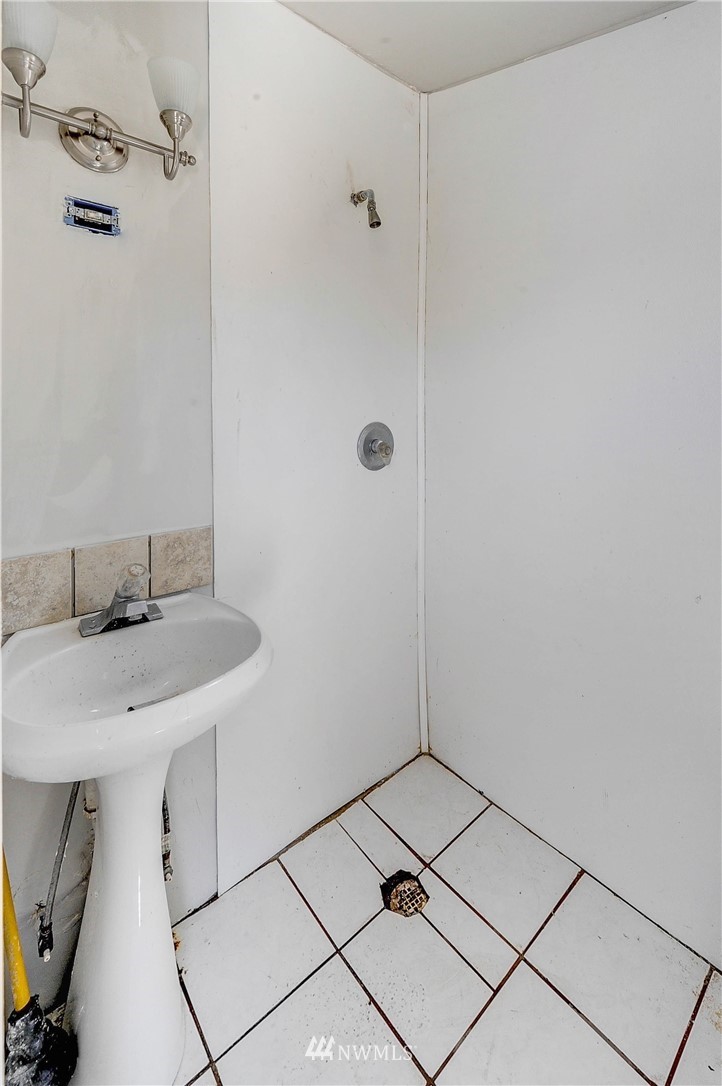 321 Wells Avenue North Renton, WA 98057 - Photo 14 of 18 Gallery Image 14