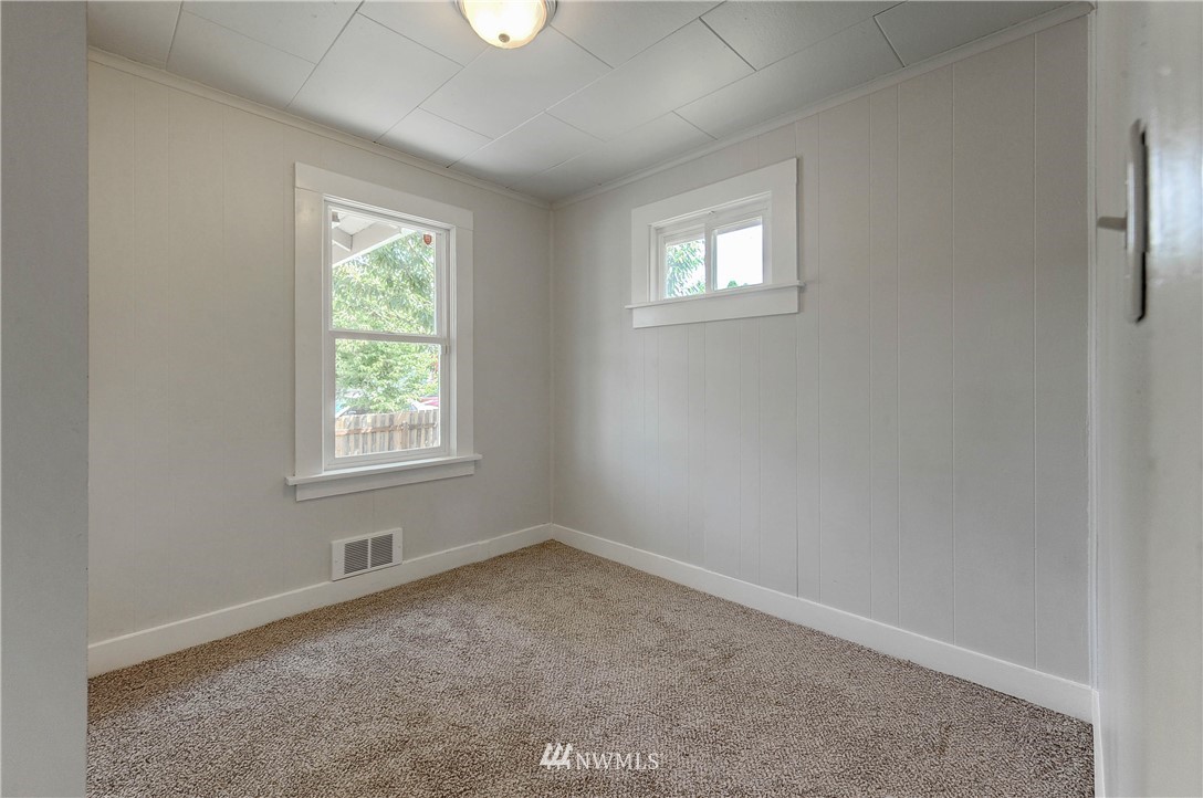 321 Wells Avenue North Renton, WA 98057 - Photo 8 of 18 Gallery Image 8