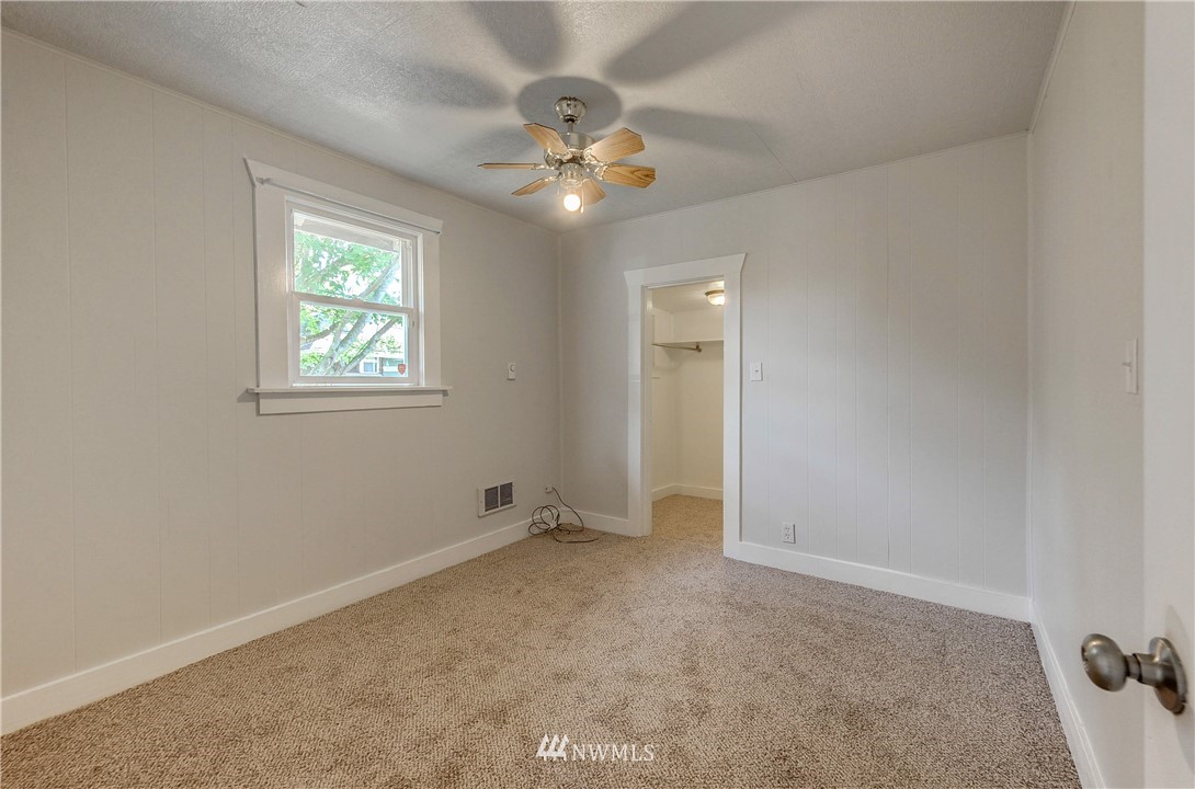 321 Wells Avenue North Renton, WA 98057 - Photo 9 of 18 Gallery Image 9