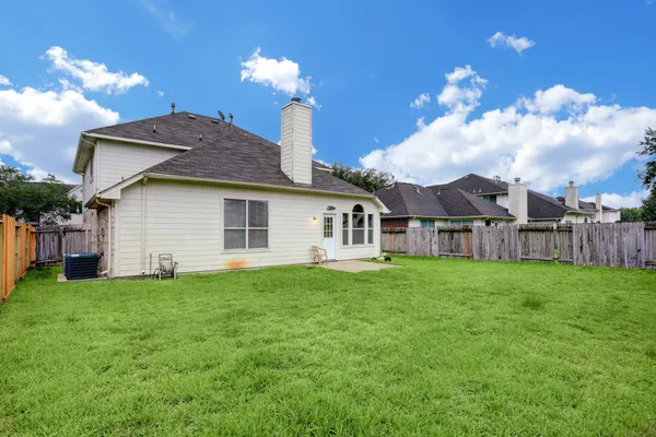 $2,248 | 3924 Highland Vale Court, Fresno, TX 77545