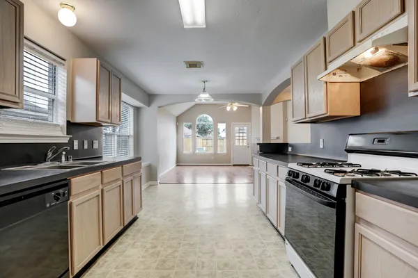$2,248 | 3924 Highland Vale Court, Fresno, TX 77545