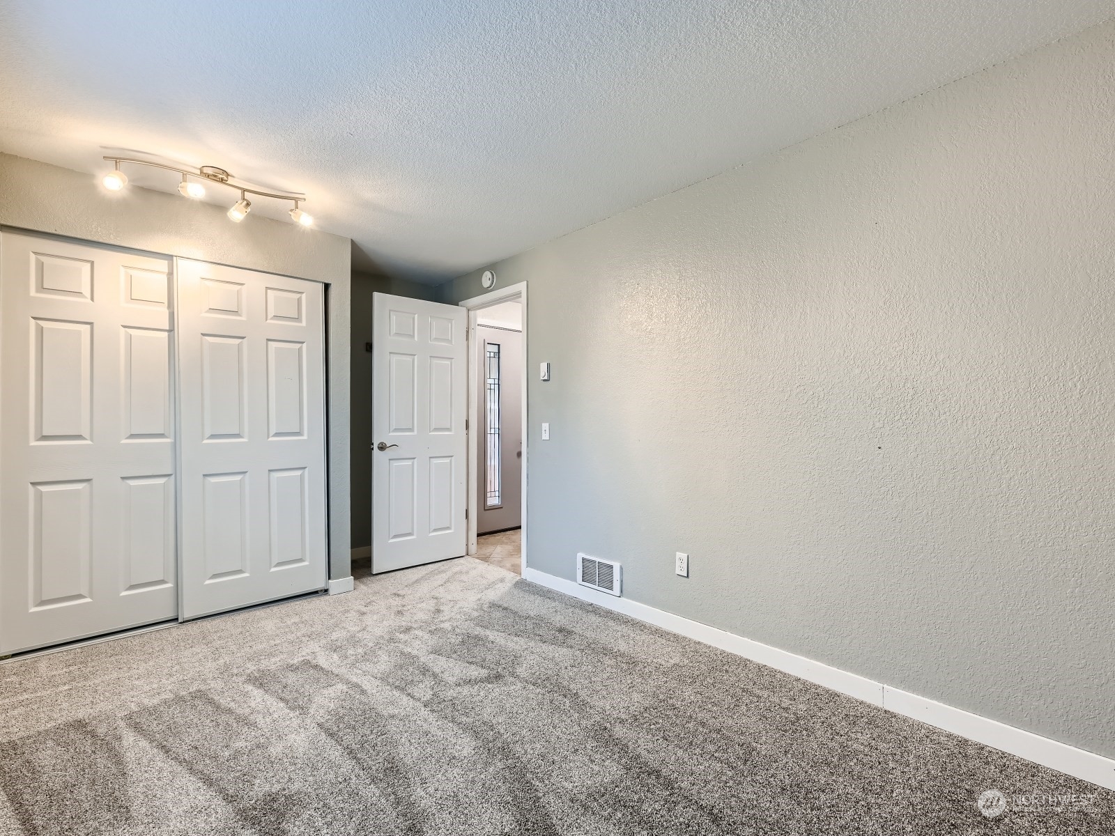16621 6th Avenue Southeast Bothell, WA 98012 - Photo 12 of 29 Gallery Image 12