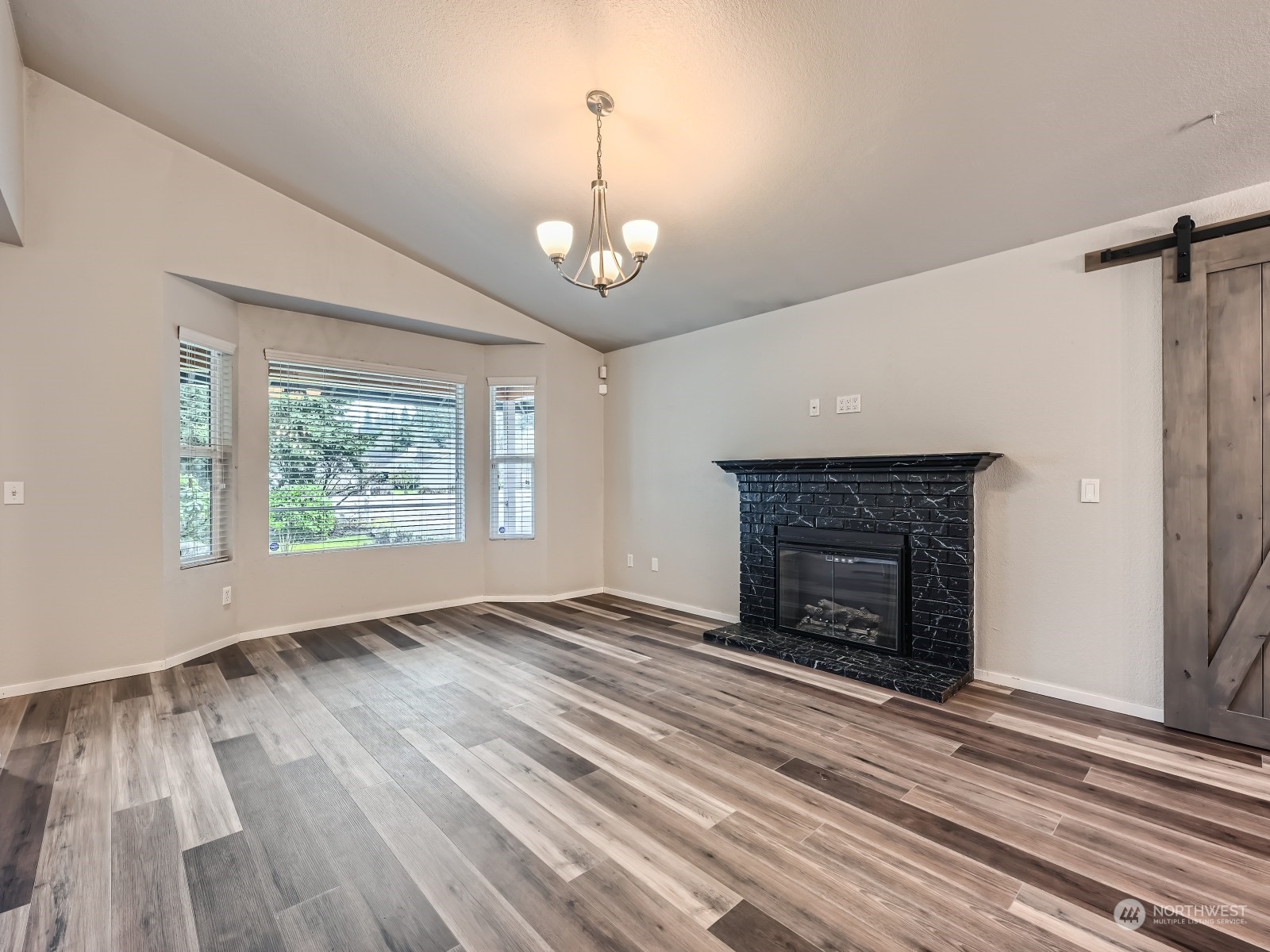 16621 6th Avenue Southeast Bothell, WA 98012 - Photo 5 of 29 Gallery Image 5