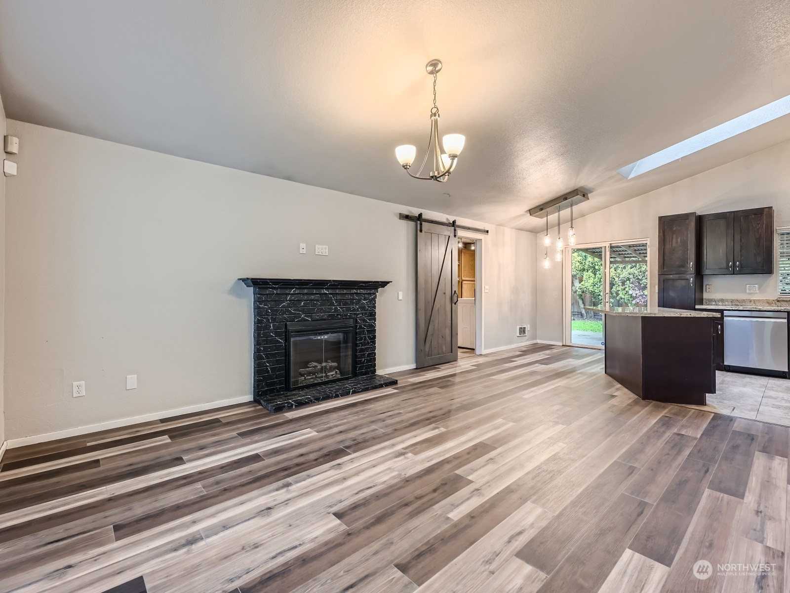 16621 6th Avenue Southeast Bothell, WA 98012 - Photo 6 of 29 Gallery Image 6