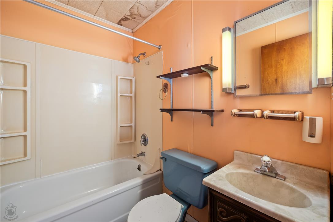5311 Macungie Mountain Road Macungie, PA 18062 - Photo 42 of 56 Full bathroom in in-law suite.