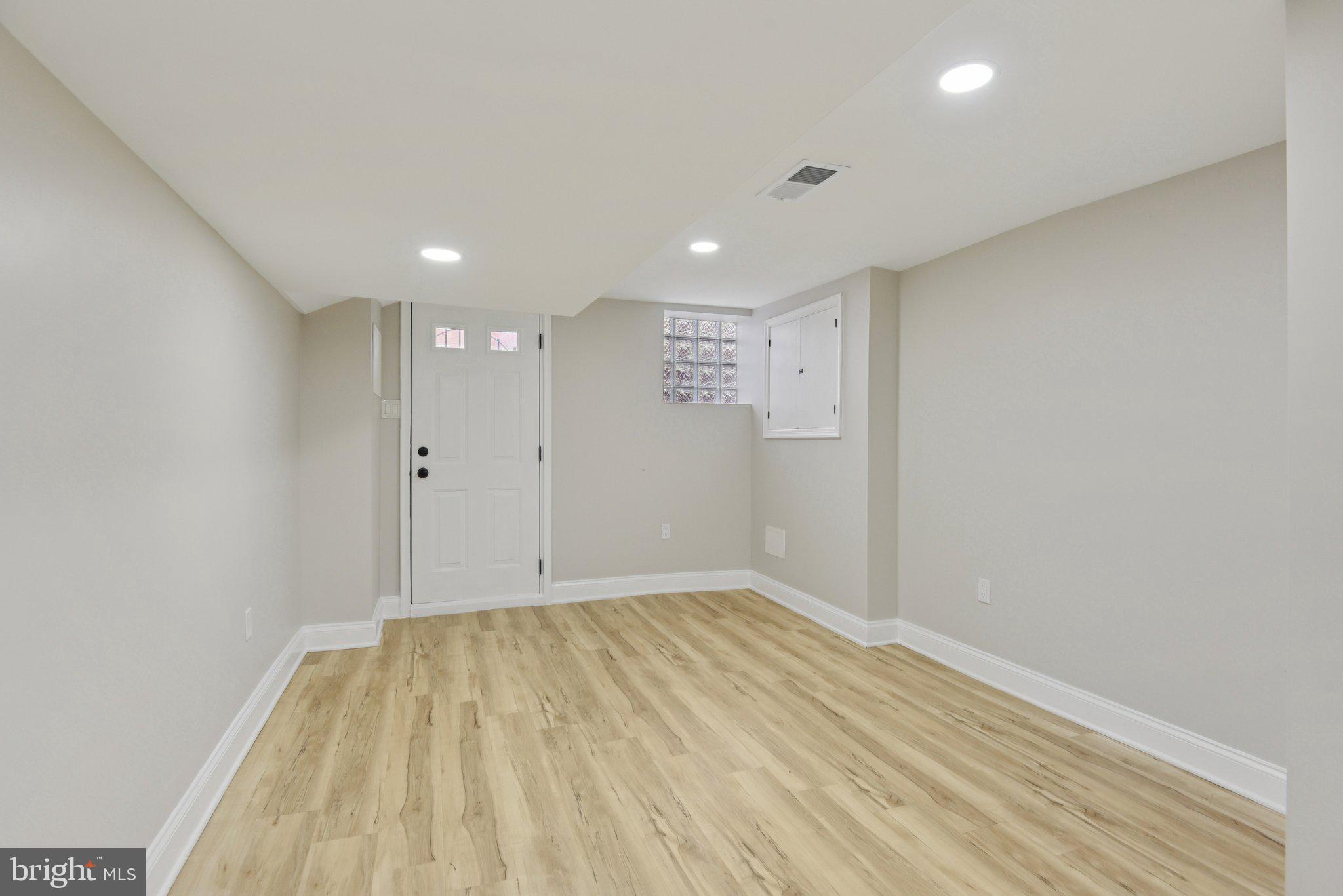 121 South Broadway Baltimore, MD 21231 - Photo 35 of 42