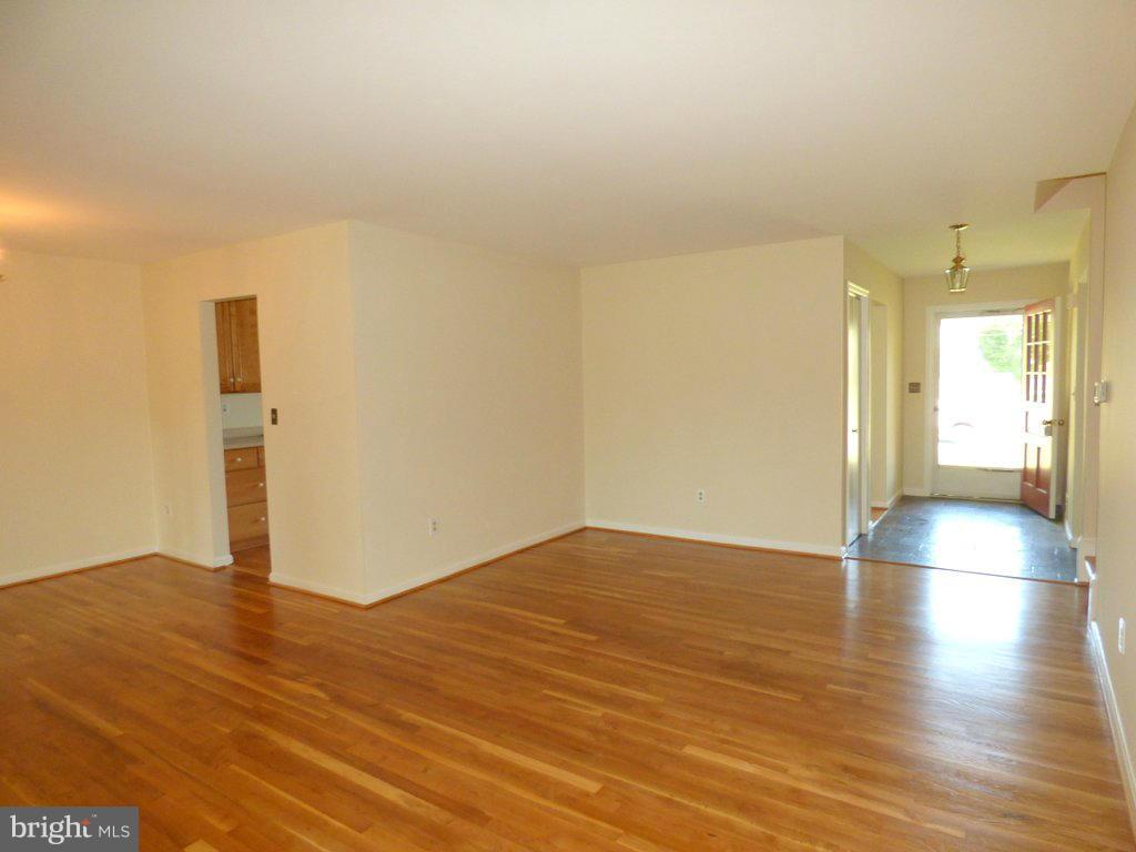 7332 Muncaster Mill Road Rockville, MD 20855 - Photo 6 of 30 Living Room