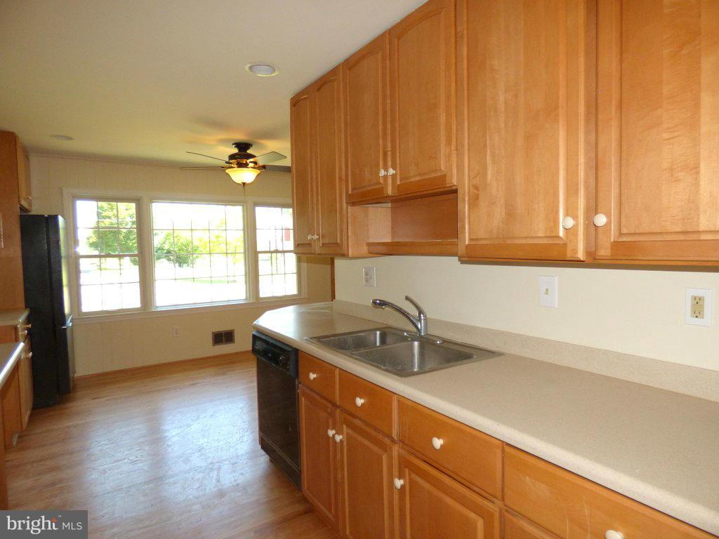 7332 Muncaster Mill Road Rockville, MD 20855 - Photo 9 of 30 Kitchen