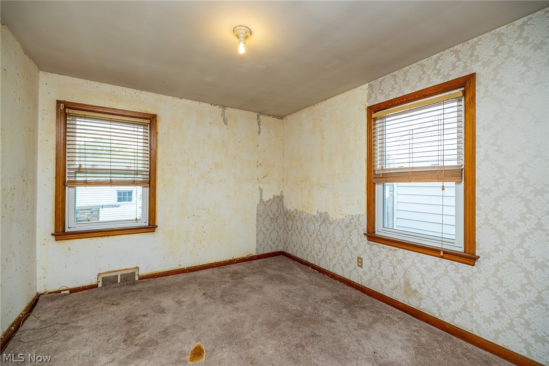 6062 West 54th Street Parma, OH 44129 - Photo 12 of 27