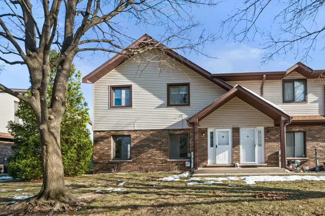 $239,900 | 16160 Apple Lane, Unit 1, Tinley Park, IL 60487