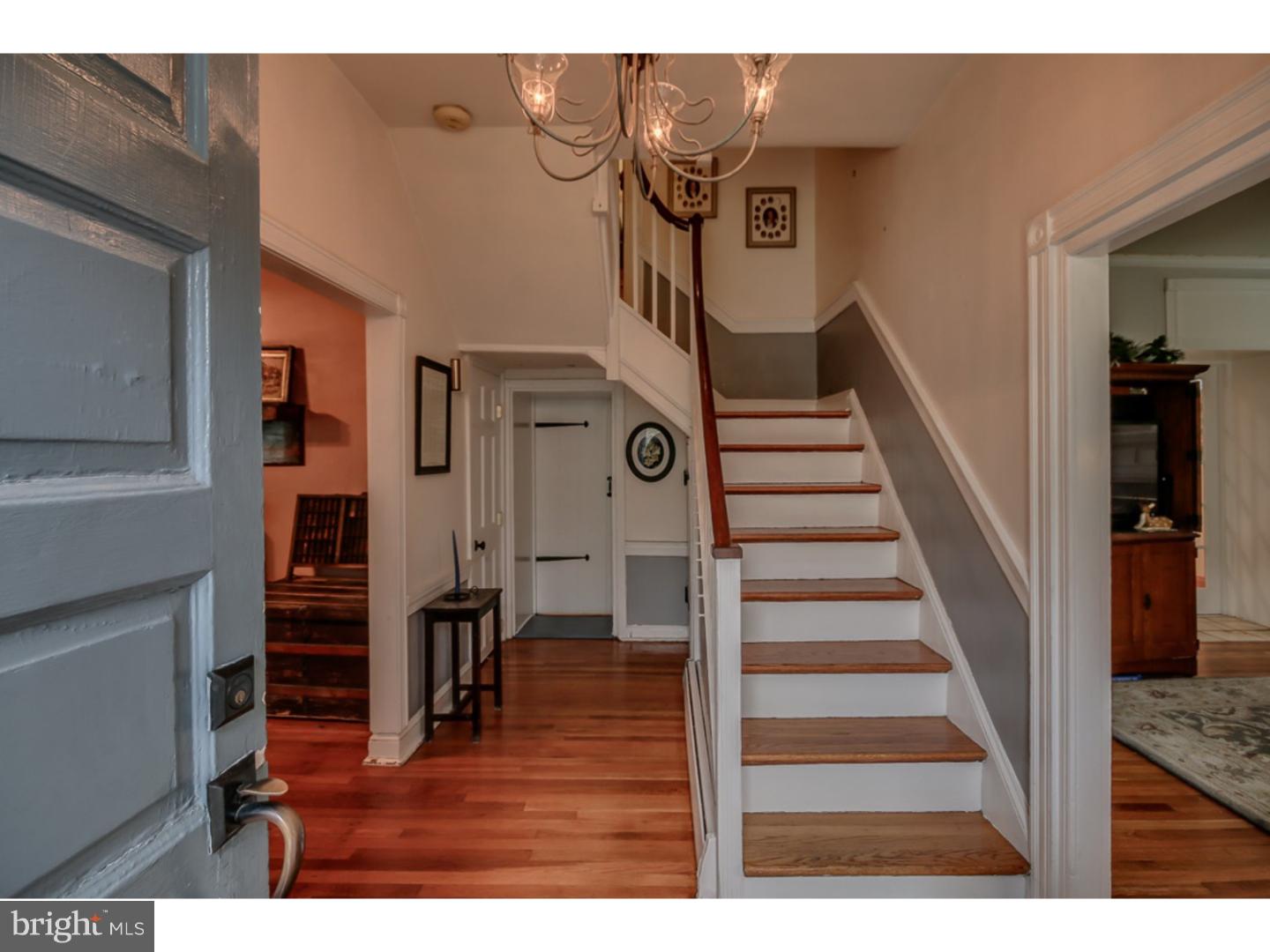 35 North State Road Springfield, PA 19064 - Photo 3 of 25 Foyer