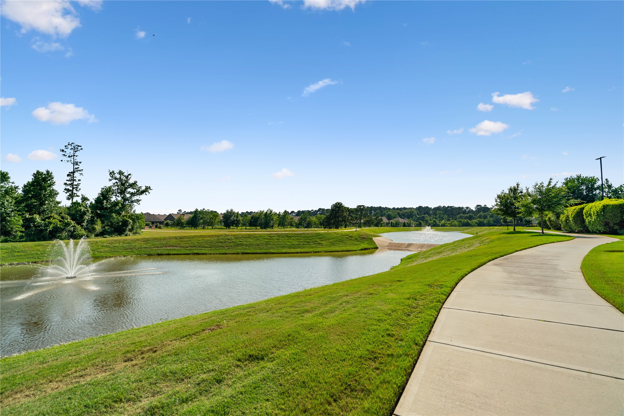 516 Nokota Drive Spring, TX 77382 - Photo 31 of 33 There are no shortage of jogging/walking trails in this community and beautiful ponds that add to the serene setting of this community. These are not recreational ponds.