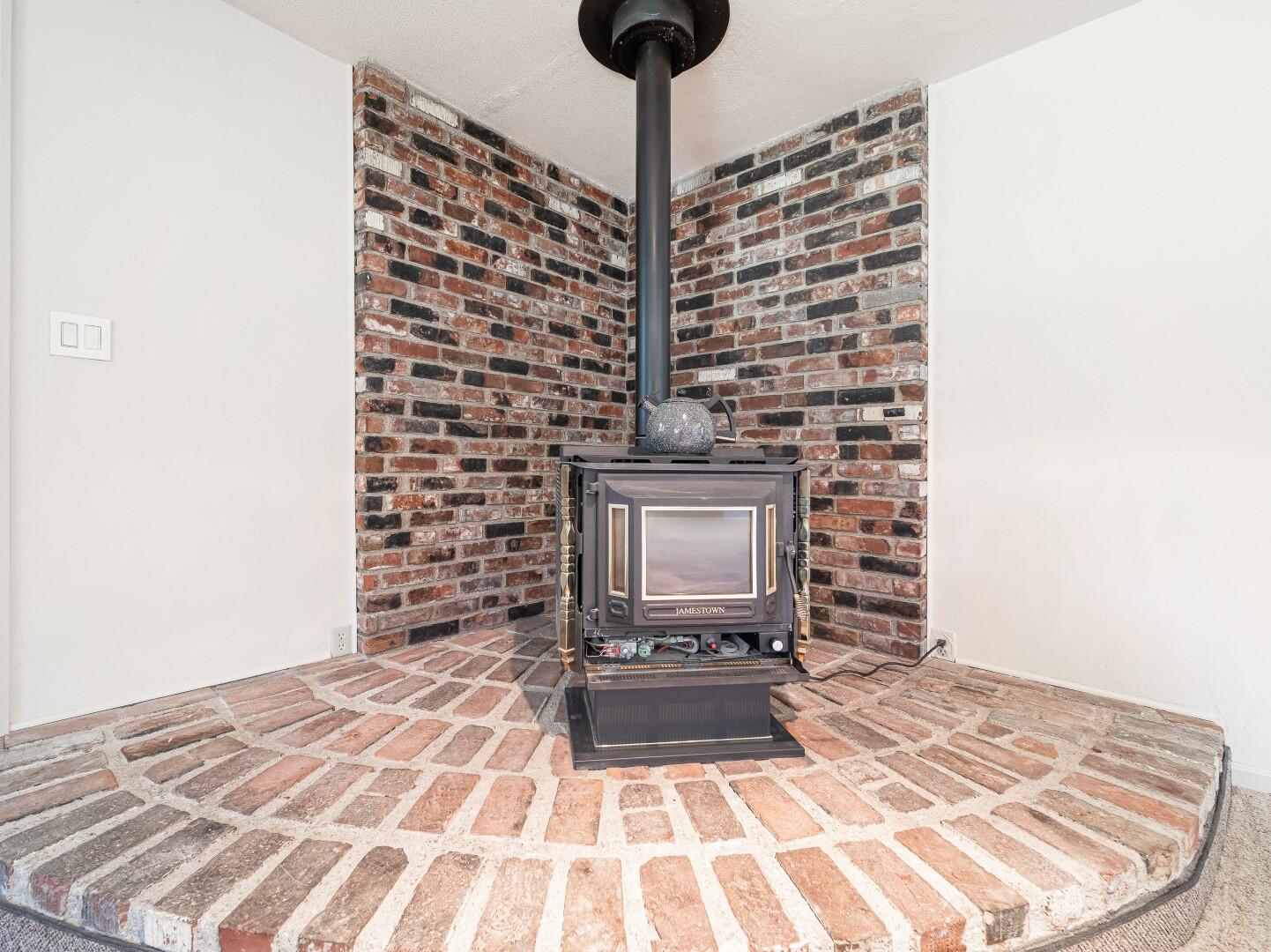 2215 Springbrook Road Medford, OR 97504 - Photo 11 of 30 11