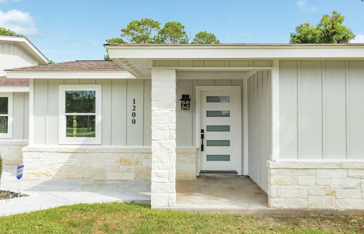 1200 Gifford Lane Angleton, TX 77515 - Photo 5 of 26