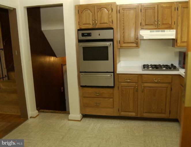 3610 Coronado Road Baltimore, MD 21244 - Photo 11 of 17 Kitchen