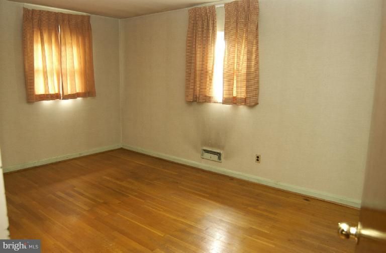 3610 Coronado Road Baltimore, MD 21244 - Photo 14 of 17 Bedroom (Master)