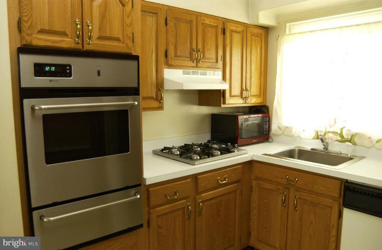 3610 Coronado Road Baltimore, MD 21244 - Photo 5 of 17 Kitchen