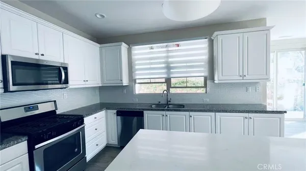 $4,900 | 140 Parkwood, Irvine, CA 92620