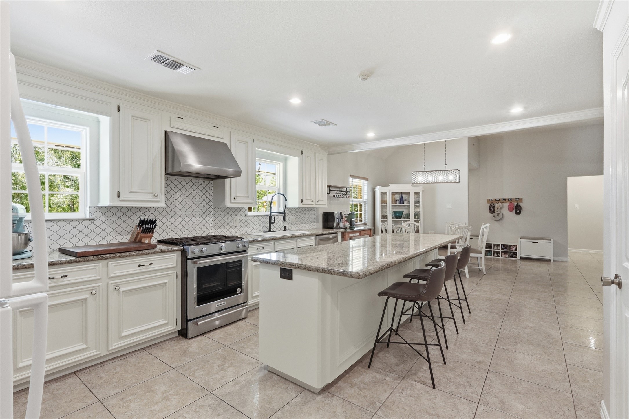 10695 White Rock Road Conroe, TX 77306 - Photo 11 of 48 New professional Range!