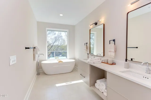 $1,195,000 | 610 North Roxboro Street, Unit 22, Durham, NC 27701