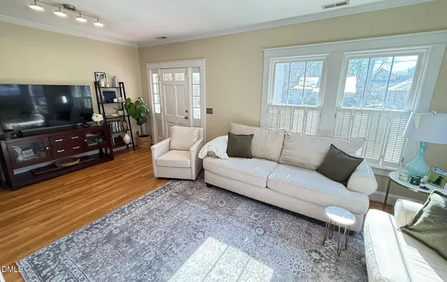 $2,795 | 709 Holden Street, Raleigh, NC 27604