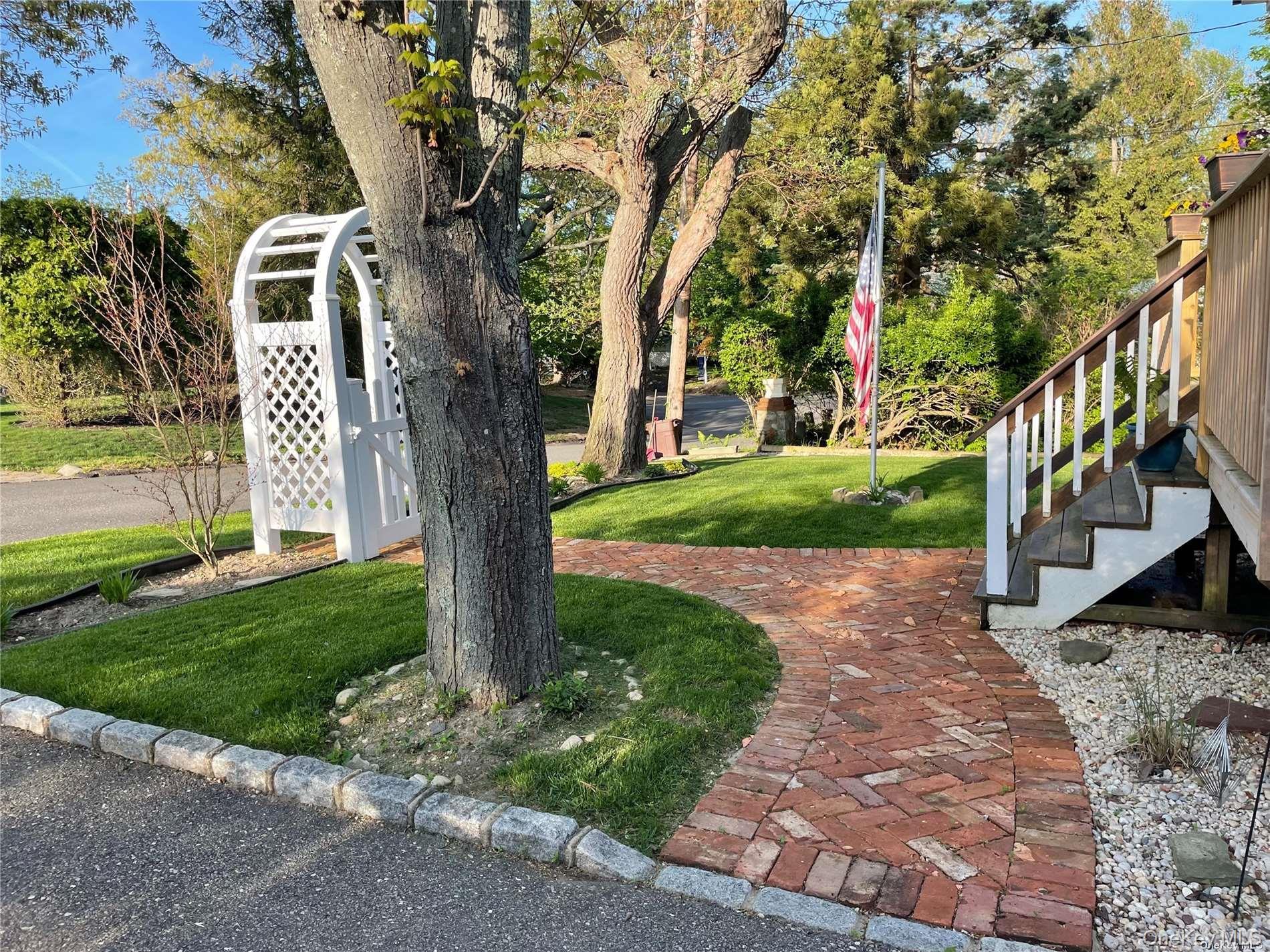 32 Neptune Road Rocky Point, NY 11778 - Photo 7 of 35