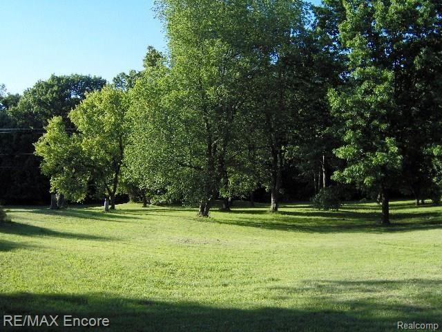 5395 Stickney Road Clarkston, MI 48348 - Photo 4 of 54 HPIM1268.JPG