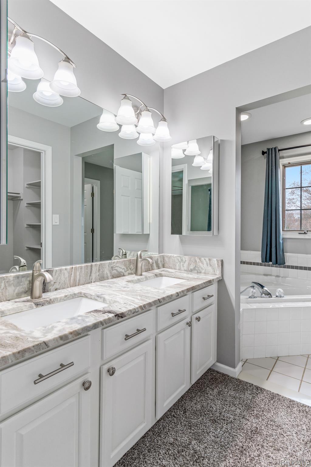 1902 Clover Ridge Drive Howell, MI 48843 - Photo 20 of 46 Gallery Image 20