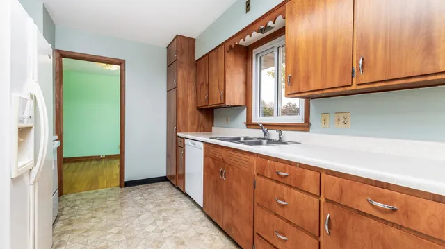 $214,900 | 215 2nd Street, Dickeyville, WI 53808