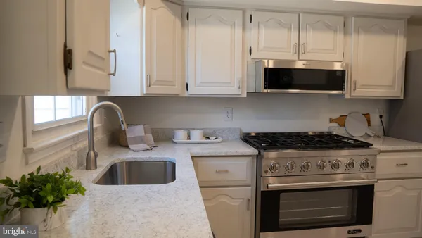 $579,999 | 13020 St Charles Place, Rockville, MD 20853