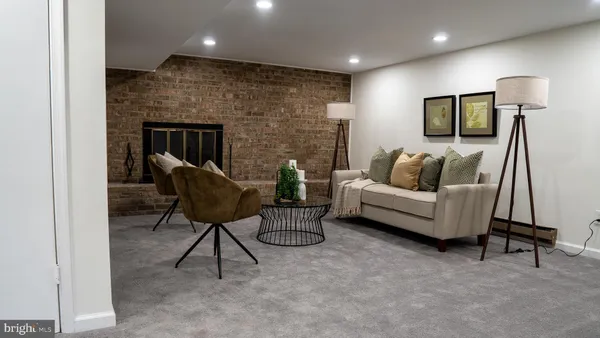 $579,999 | 13020 St Charles Place, Rockville, MD 20853