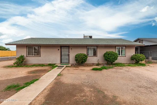 $300,000 | 5001 South 19th Drive, Phoenix, AZ 85041