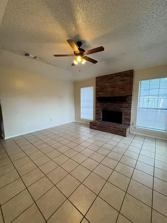 $1,200 | 4516 Spinnaker Court, Fort Worth, TX 76135