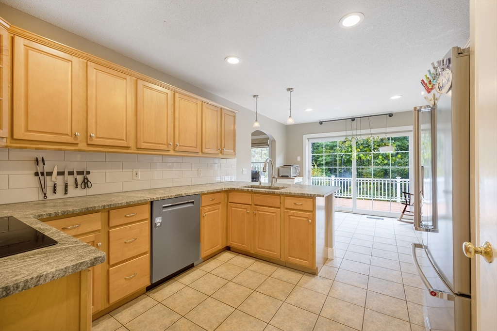 291 Three Rivers Road Wilbraham, MA 01095 - Photo 3 of 21