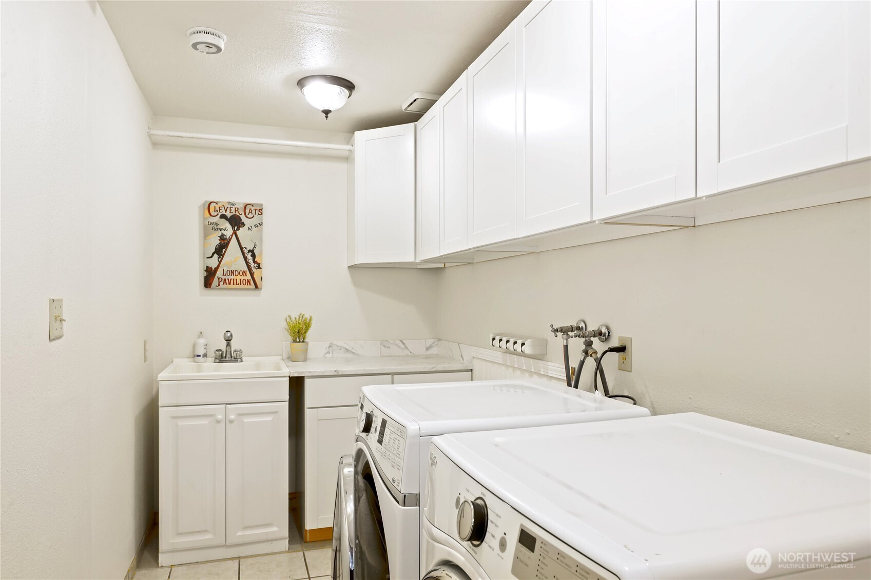 6935 Southeast Mullenix Road Port Orchard, WA 98367 - Photo 15 of 40 Gallery Image 15