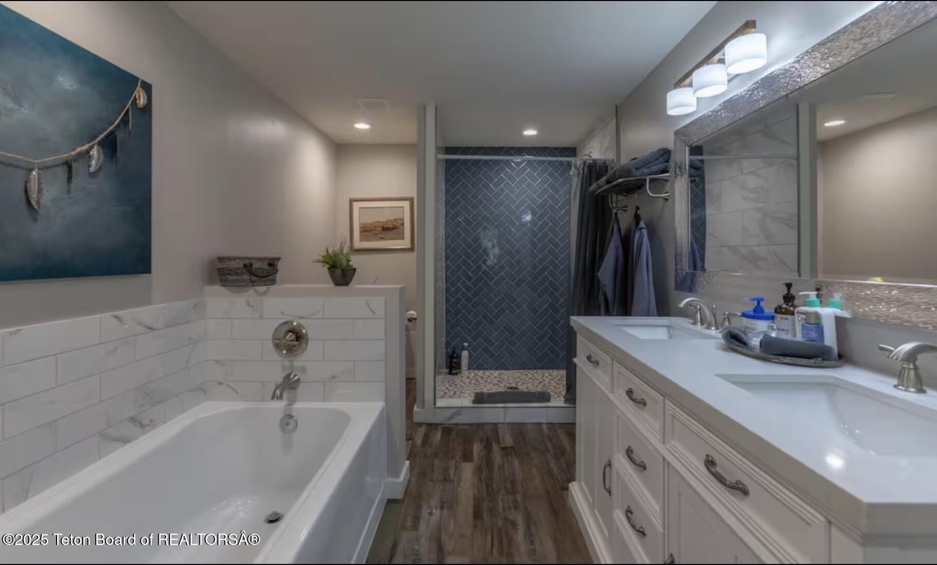 121 Canyon Pines Way Star Valley Ranch, WY 83127 - Photo 13 of 36 Master Bath En Suite