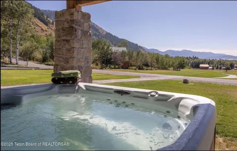 $1,420,000 | 121 Canyon Pines Way, Star Valley Ranch, WY 83127