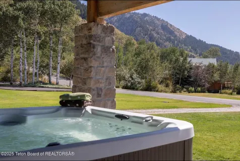 $1,420,000 | 121 Canyon Pines Way, Star Valley Ranch, WY 83127