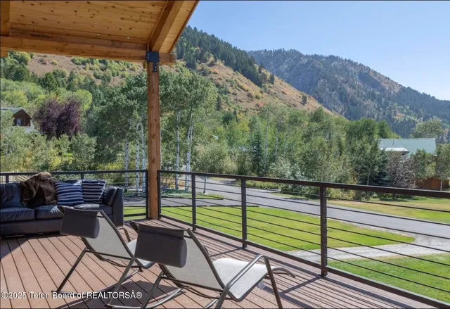 $1,420,000 | 121 Canyon Pines Way, Star Valley Ranch, WY 83127