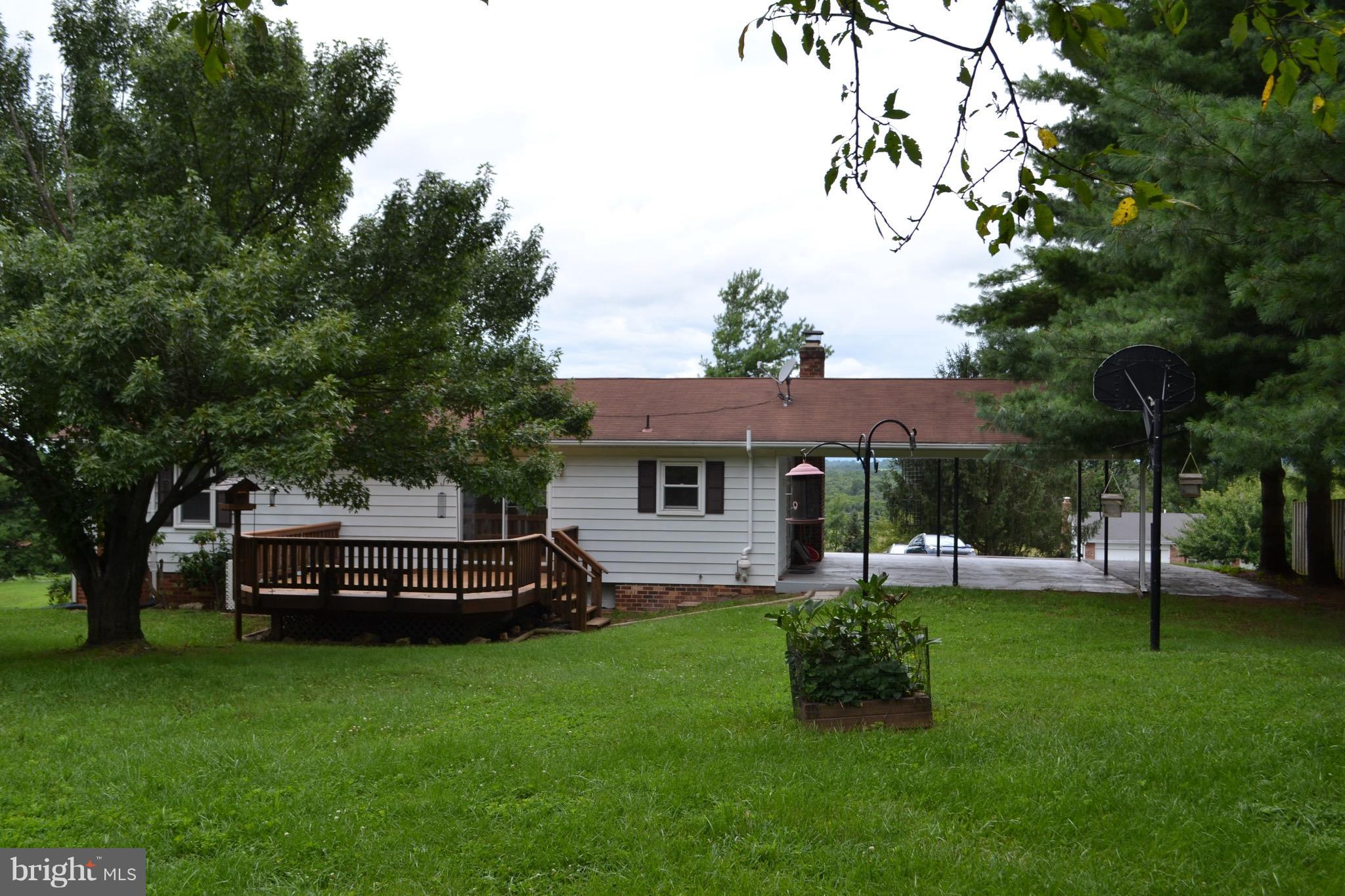 3673 Ridgeview Road Ijamsville, MD 21754 - Photo 25 of 26 Level rear yard!