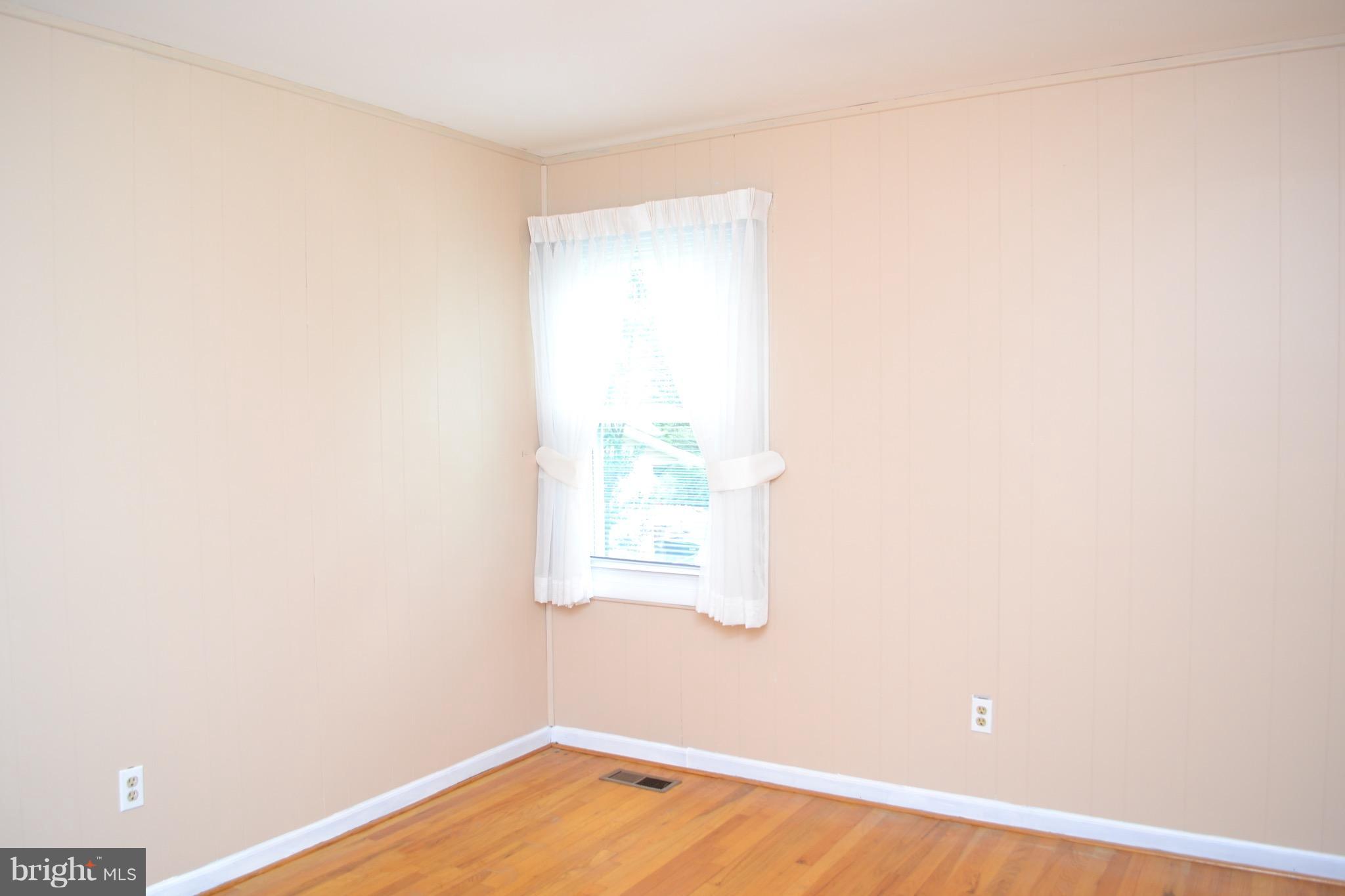 3673 Ridgeview Road Ijamsville, MD 21754 - Photo 9 of 26 More wood floors!