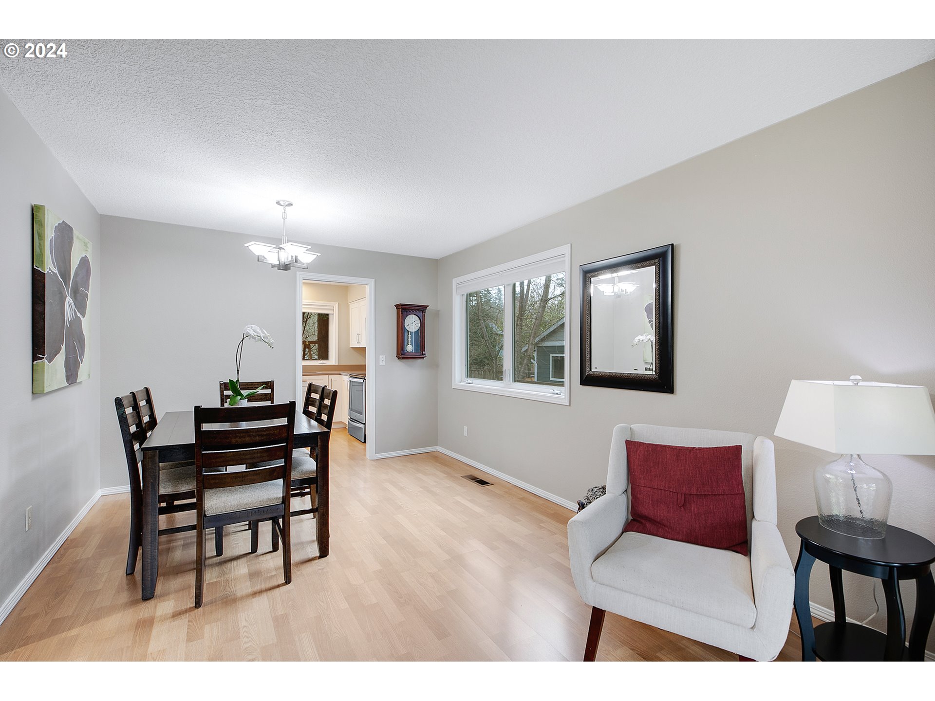 6418 Southwest Roundtree Court Portland, OR 97219 - Photo 8 of 37 Dining Room
